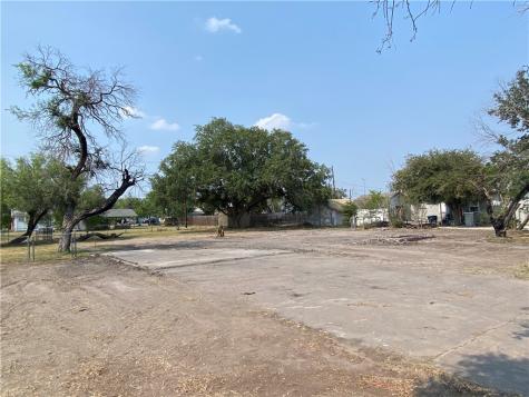 1019 E Sinton Street Sinton TX 78387