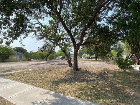 1019 E Sinton Street Sinton TX 78387