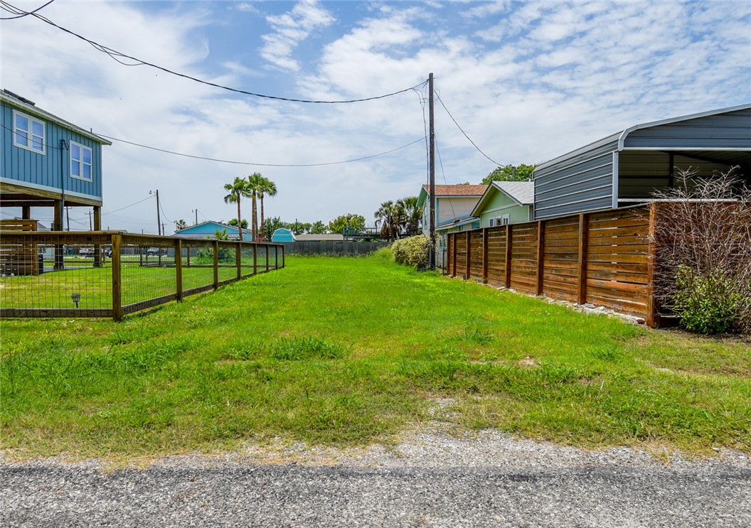 719 E Hackberry Street Rockport TX 78382