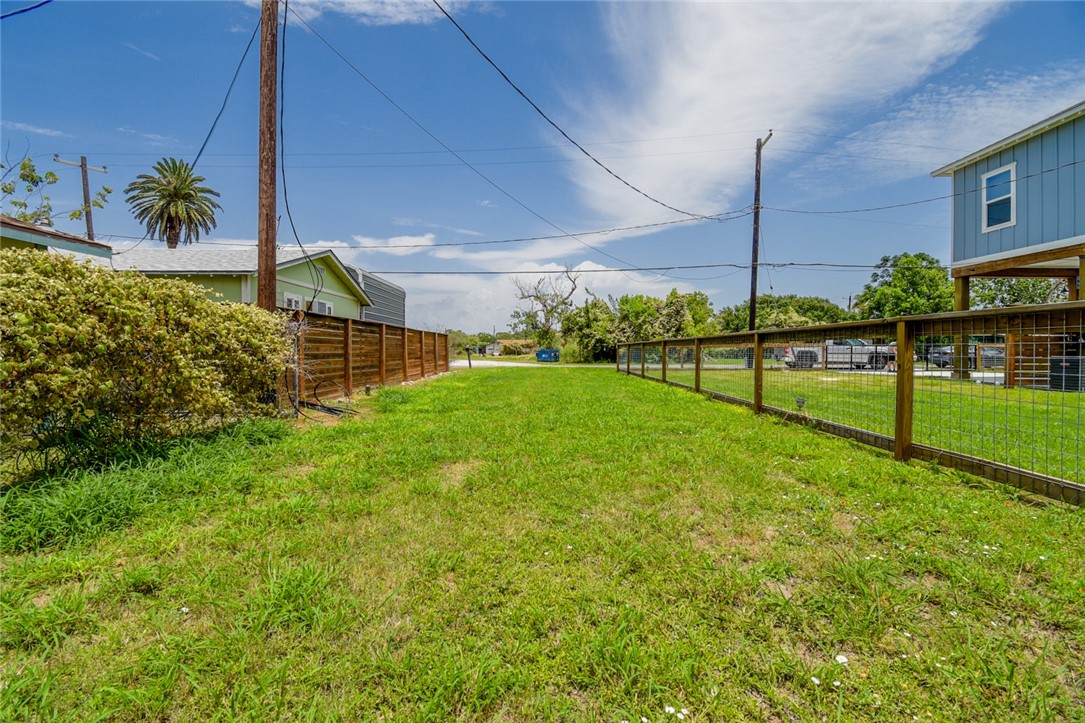 719 E Hackberry Street Rockport TX 78382