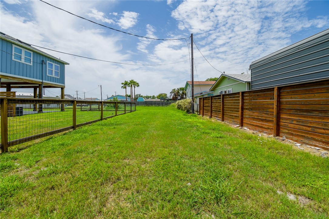 719 E Hackberry Street Rockport TX 78382