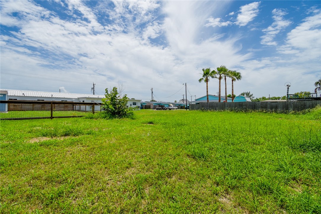 719 E Hackberry Street Rockport TX 78382