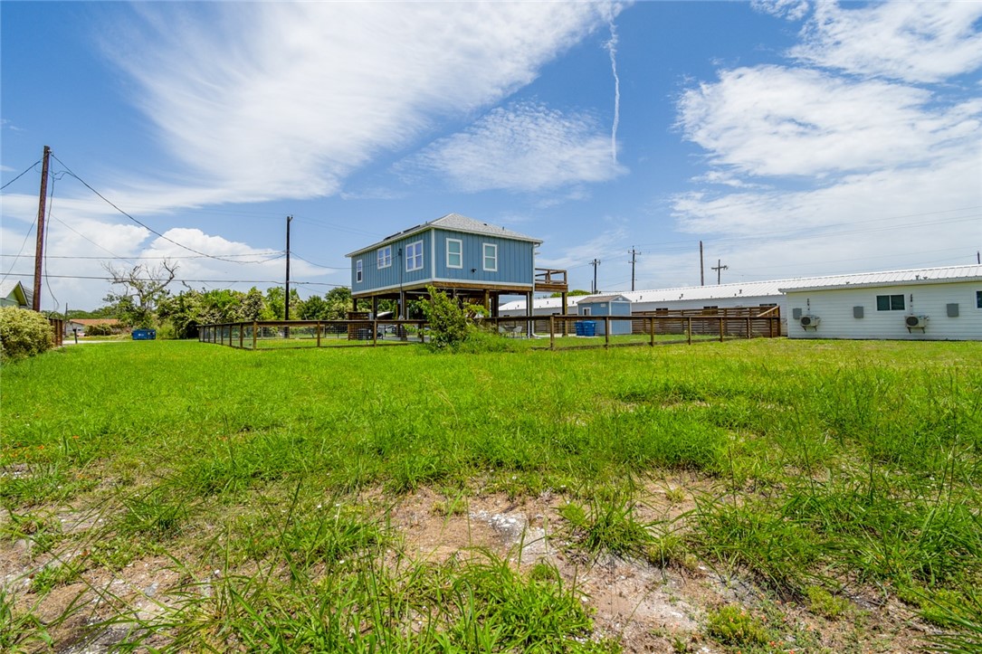 719 E Hackberry Street Rockport TX 78382