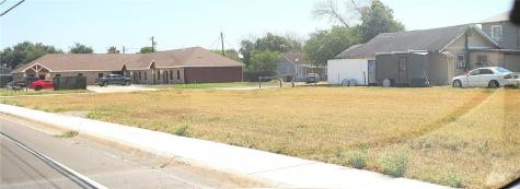 729 W Kleberg Avenue Kingsville TX 78363