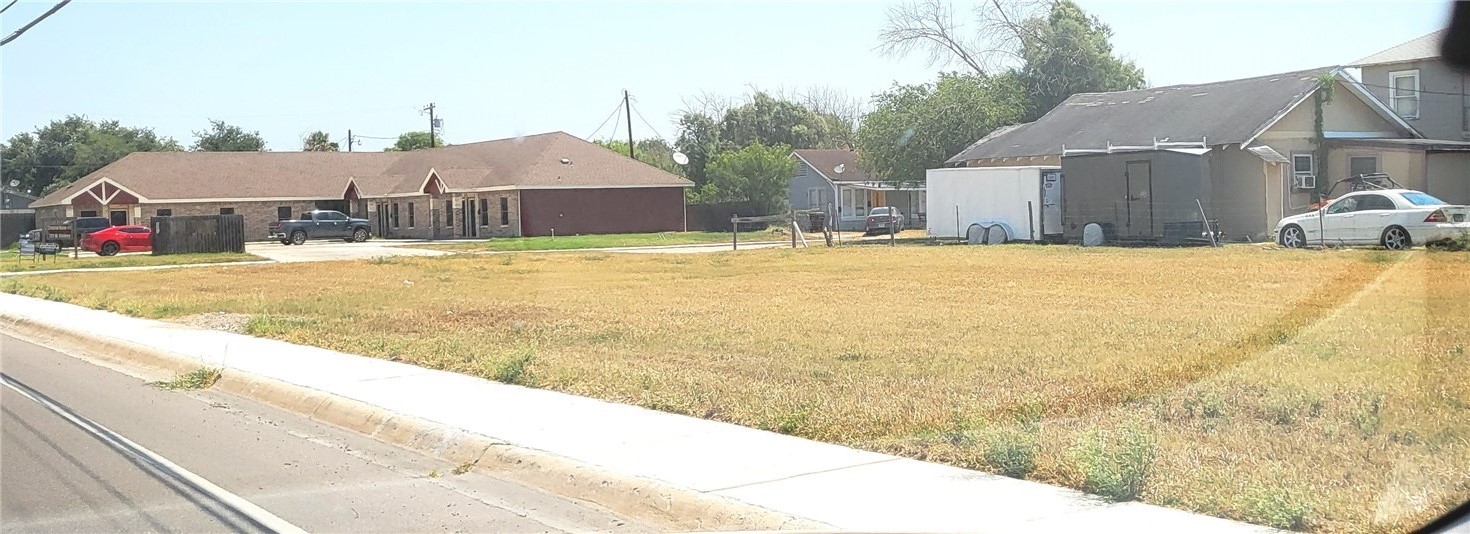 729 W Kleberg Avenue Kingsville TX 78363