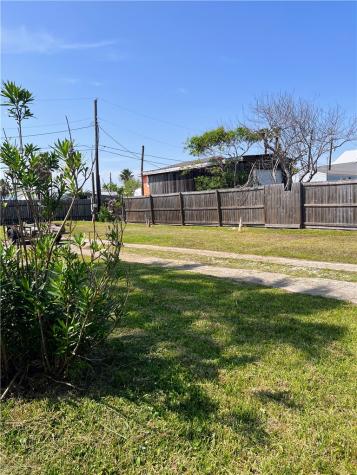 1510 Whispering Sands Street Port Aransas TX 78373