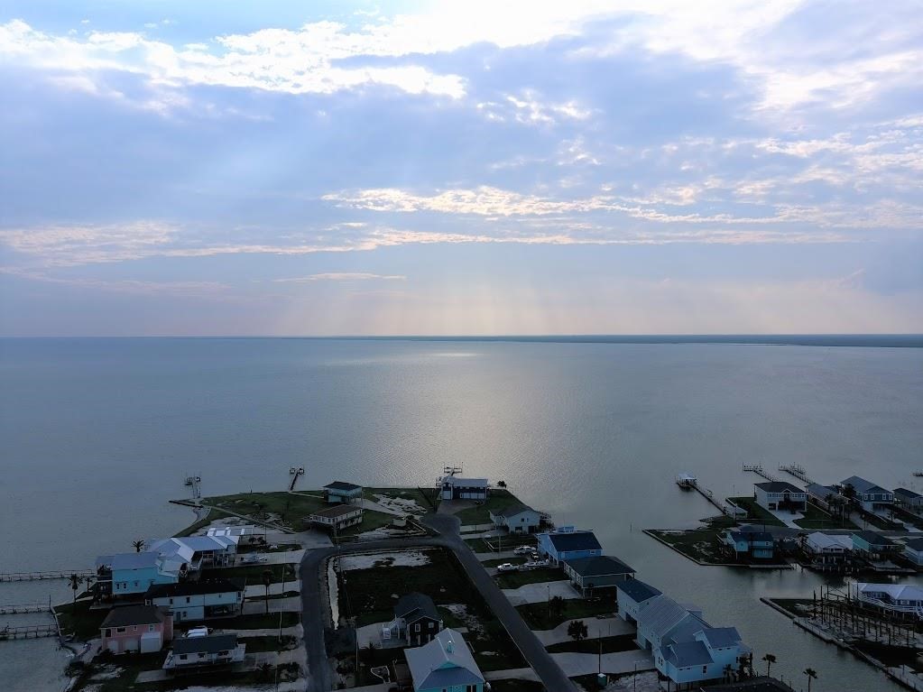 74 Newcomb Bend Loop Rockport TX 78382