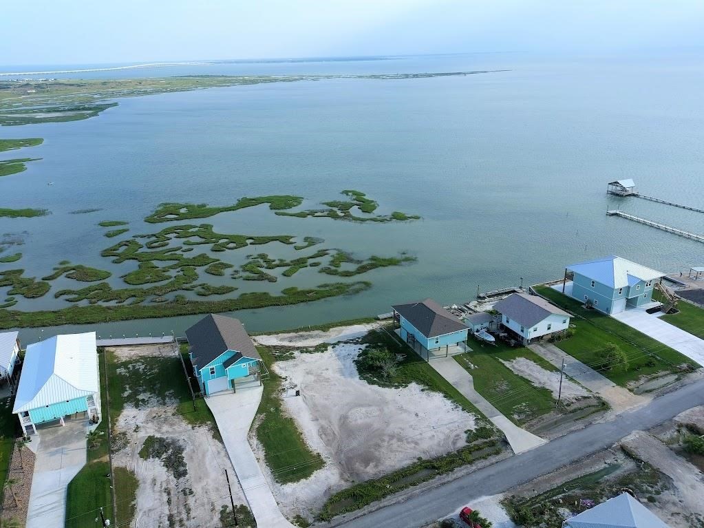 74 Newcomb Bend Loop Rockport TX 78382