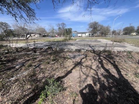 1002 S State Highway 359 Mathis TX 78368