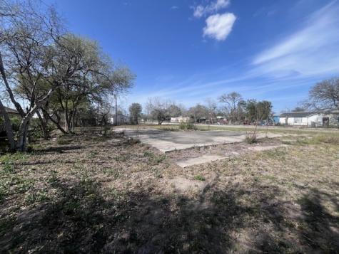 1002 S State Highway 359 Mathis TX 78368