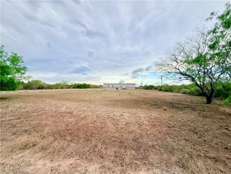 155 County Road 3032 Orange Grove TX 78372