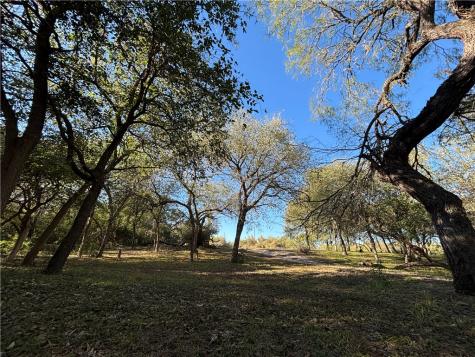 2168 River Oaks Skidmore TX 78389