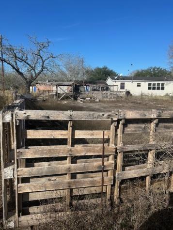 403 County Road 324 Alice TX 78332