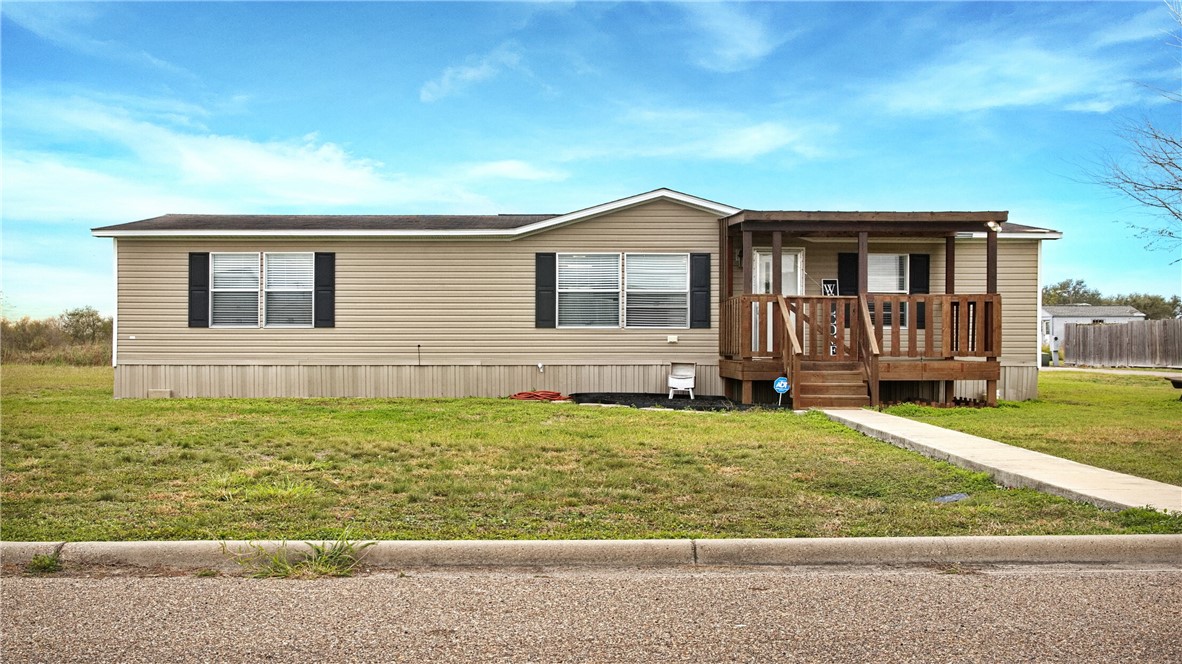 1909 Morenita Drive Sinton TX 78387