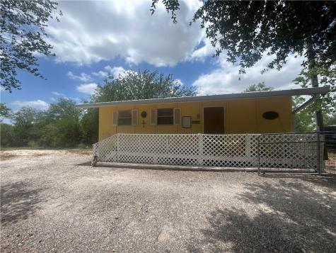 112 County Road 314 Orange Grove TX 78372