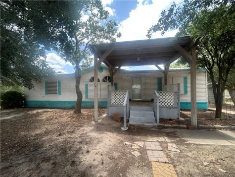 112 County Road 314 Orange Grove TX 78372