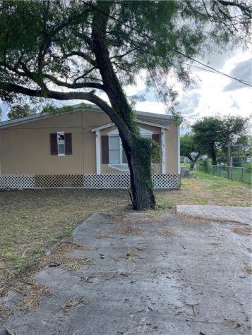 1100 Naranjo Street Sinton TX 78387