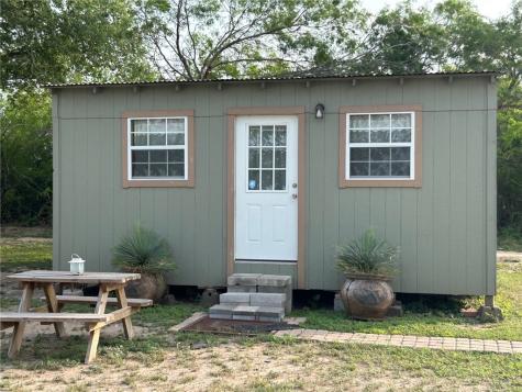 1616 Middle Road George West TX 78022