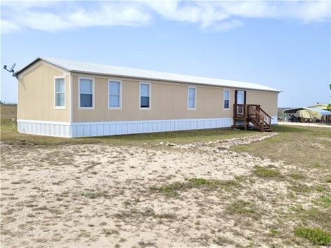 689 County Road 3031 Orange Grove TX 78372