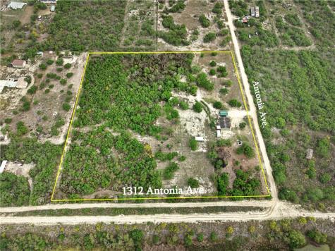 1312 Antonia Street Sinton TX 78387