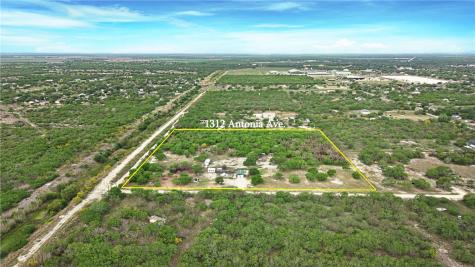 1312 Antonia Street Sinton TX 78387