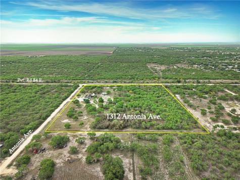1312 Antonia Street Sinton TX 78387