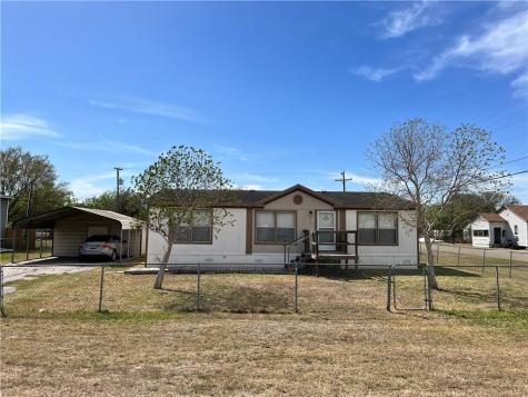 215 Elsie Avenue Agua Dulce TX 78330