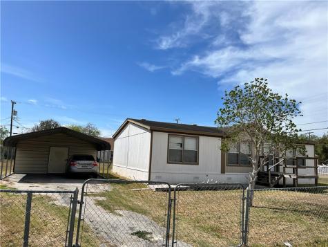 215 Elsie Avenue Agua Dulce TX 78330