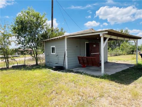 186 County Road 161 Alice TX 78332