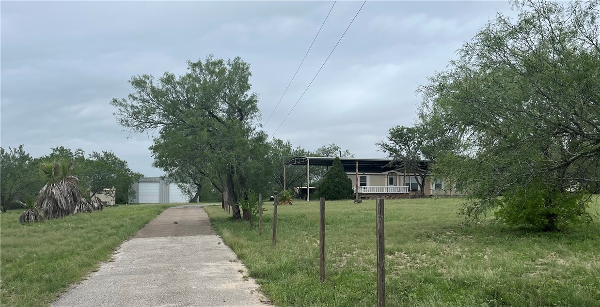 121 County Road 133 George West TX 78022