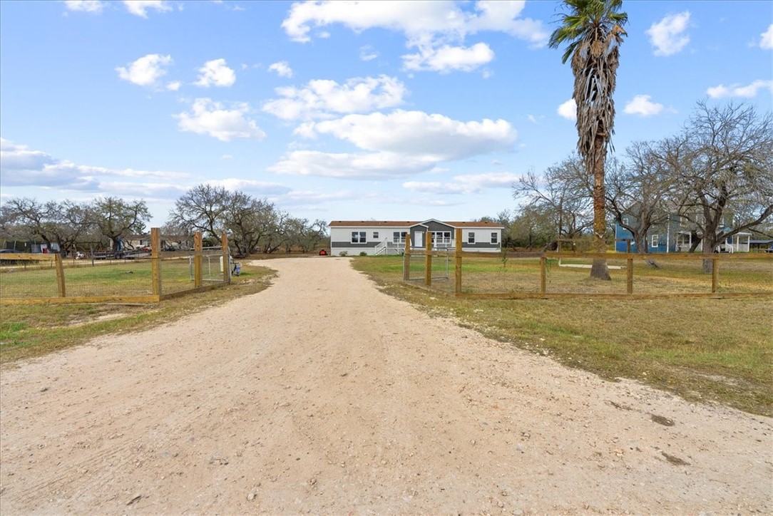 584 County Road 323 Orange Grove TX 78372