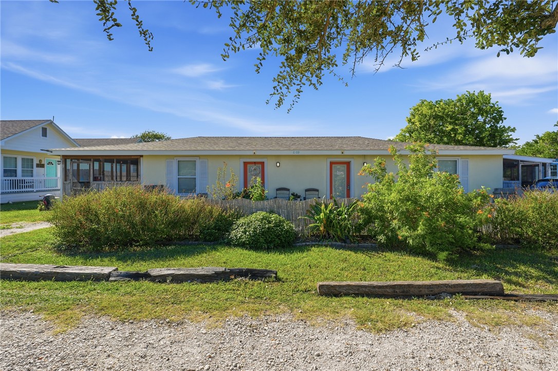 609 W Liberty Street Rockport TX 78382