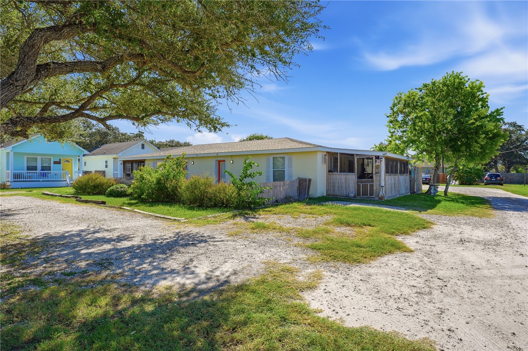 609 W Liberty Street Rockport TX 78382
