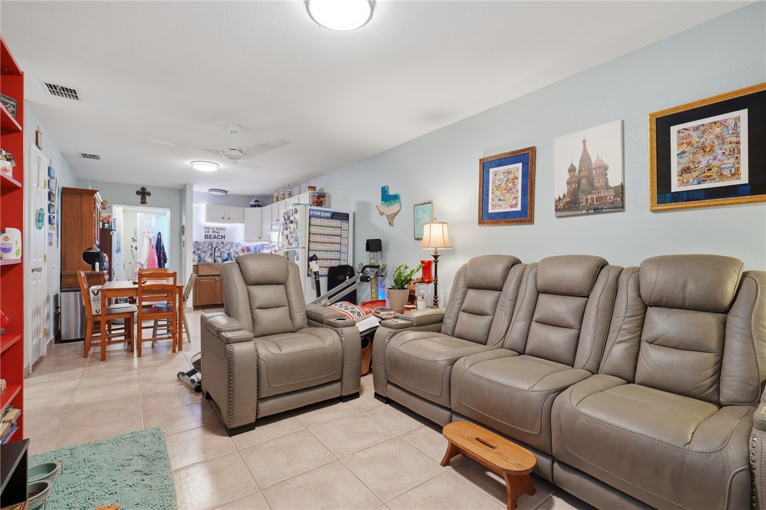 609 W Liberty Street Rockport TX 78382
