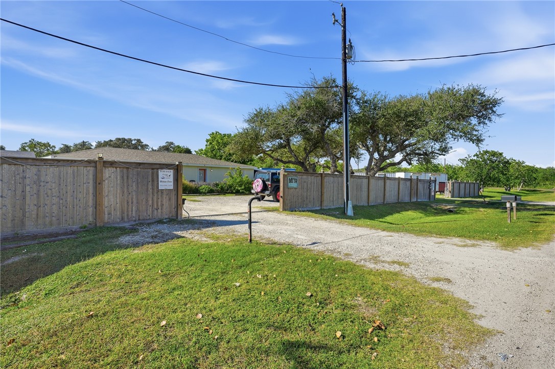 609 W Liberty Street Rockport TX 78382