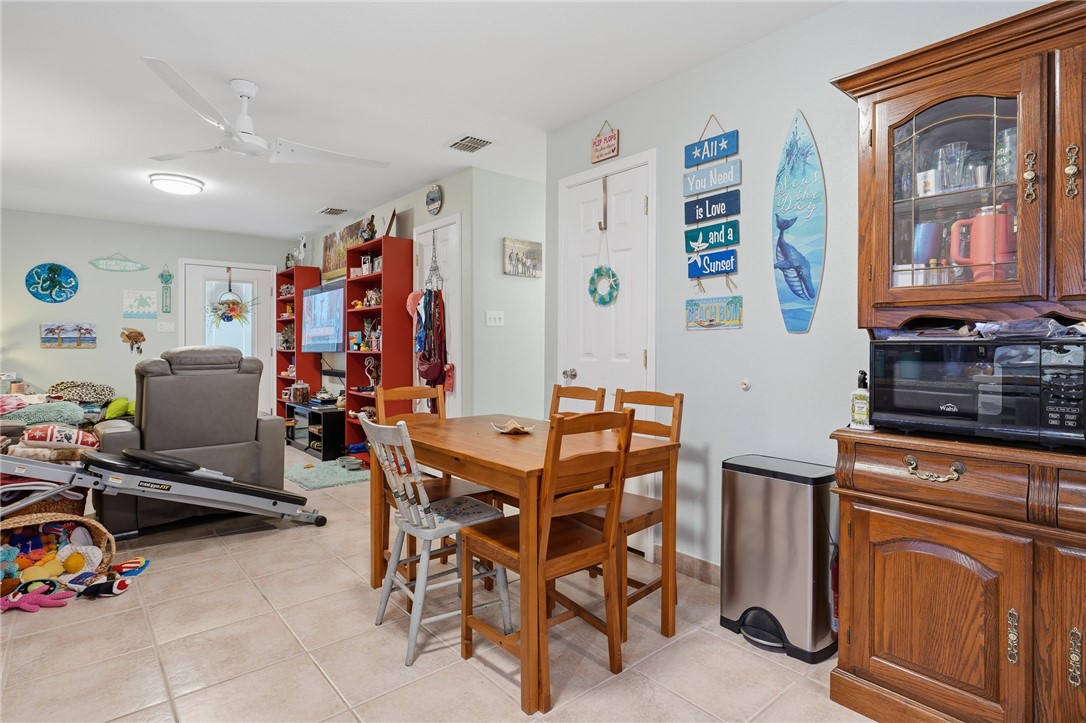 609 W Liberty Street Rockport TX 78382