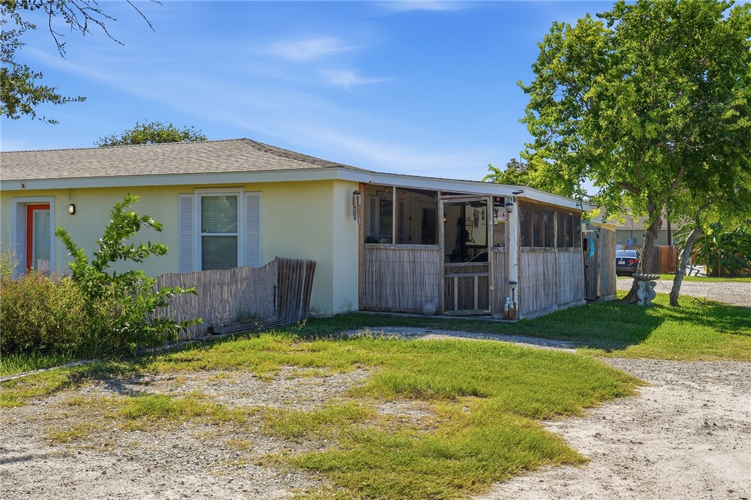 609 W Liberty Street Rockport TX 78382