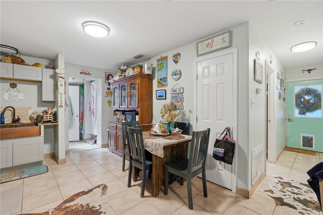 609 W Liberty Street Rockport TX 78382