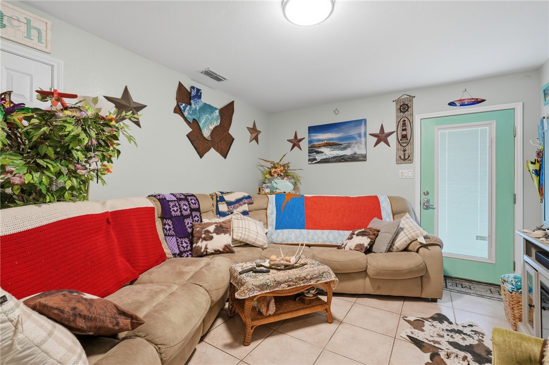 609 W Liberty Street Rockport TX 78382