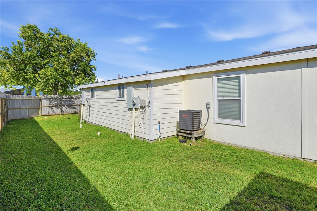 609 W Liberty Street Rockport TX 78382
