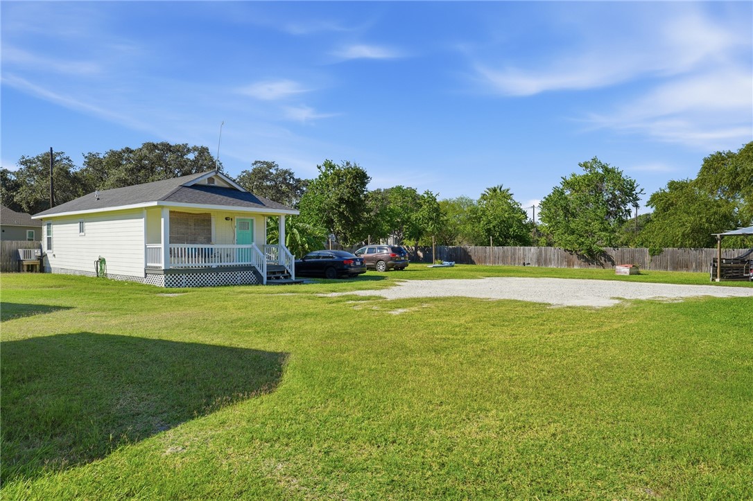 609 W Liberty Street Rockport TX 78382