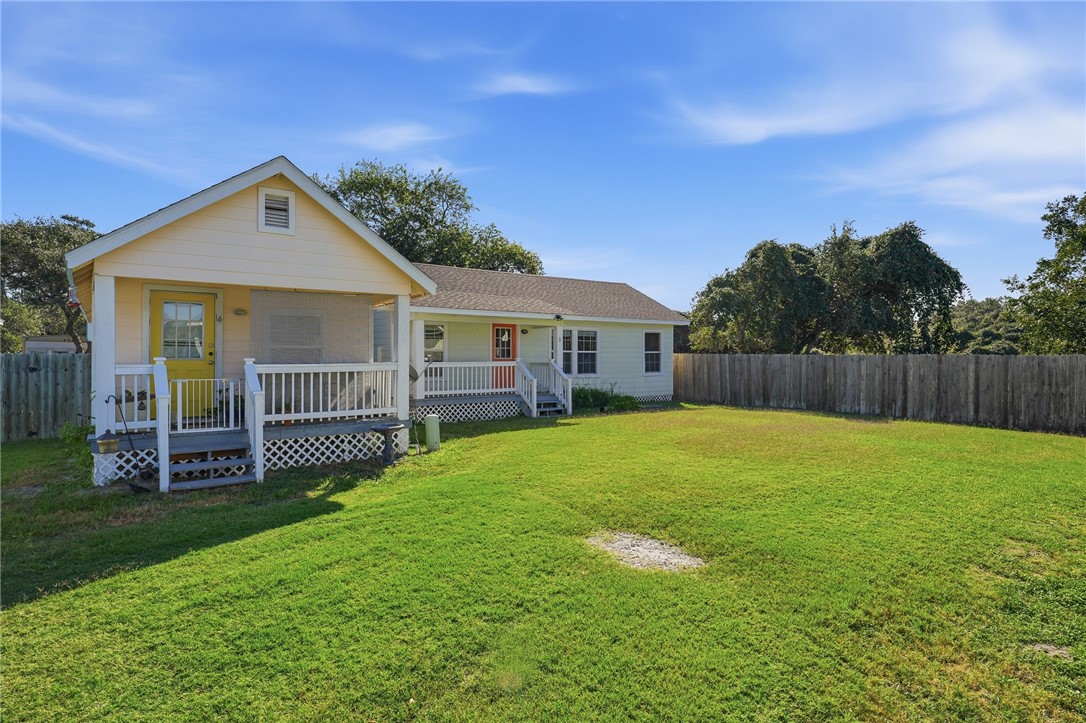 609 W Liberty Street Rockport TX 78382