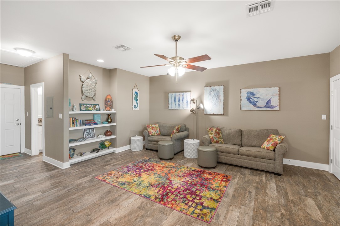 413 6th Street Port Aransas TX 78373