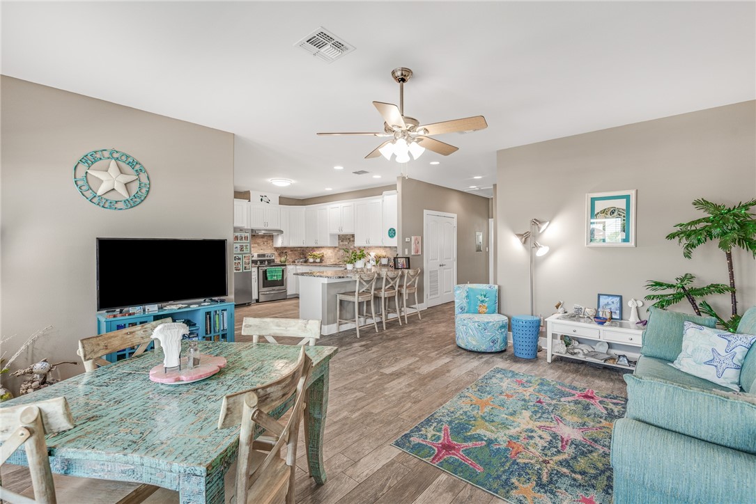 413 6th Street Port Aransas TX 78373