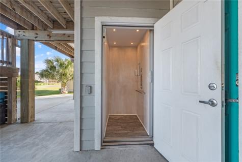 413 6th Street Port Aransas TX 78373