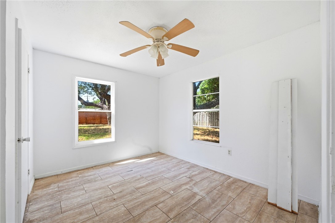 203 S 6th Street Rockport TX 78382