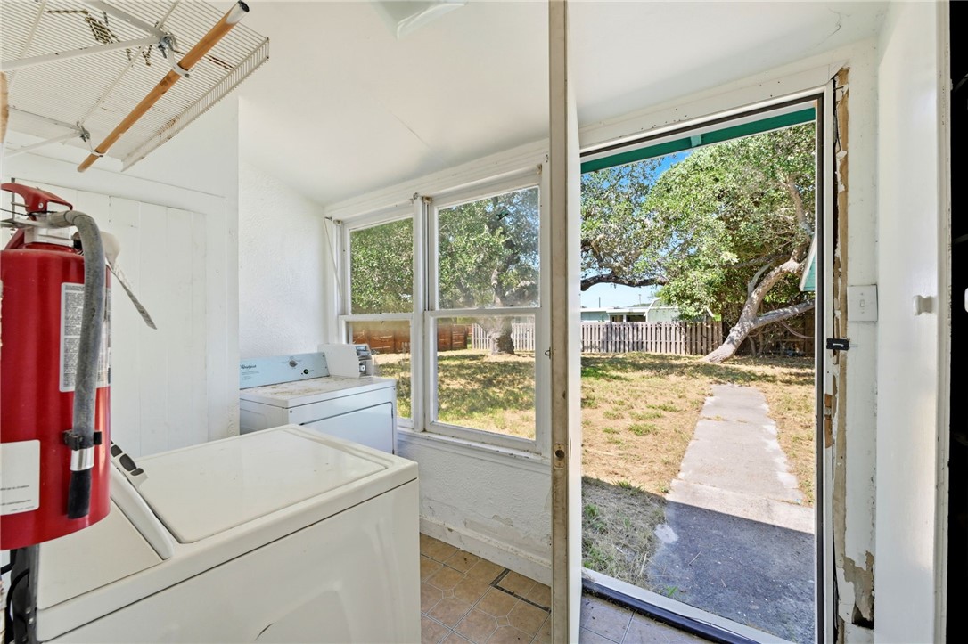 203 S 6th Street Rockport TX 78382
