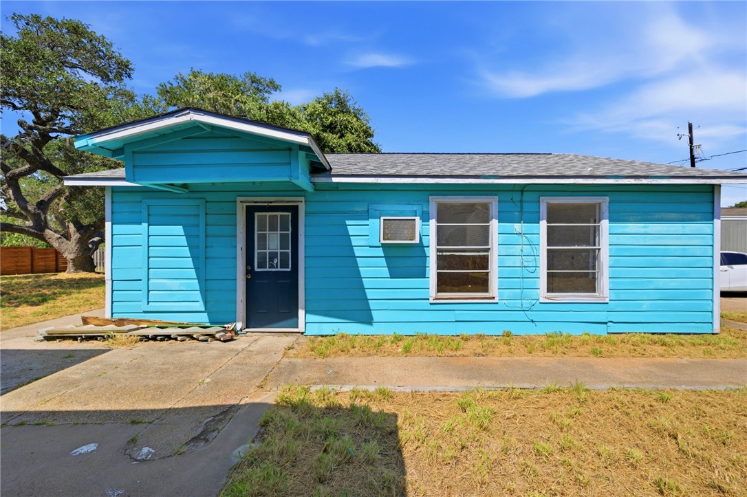 203 S 6th Street Rockport TX 78382