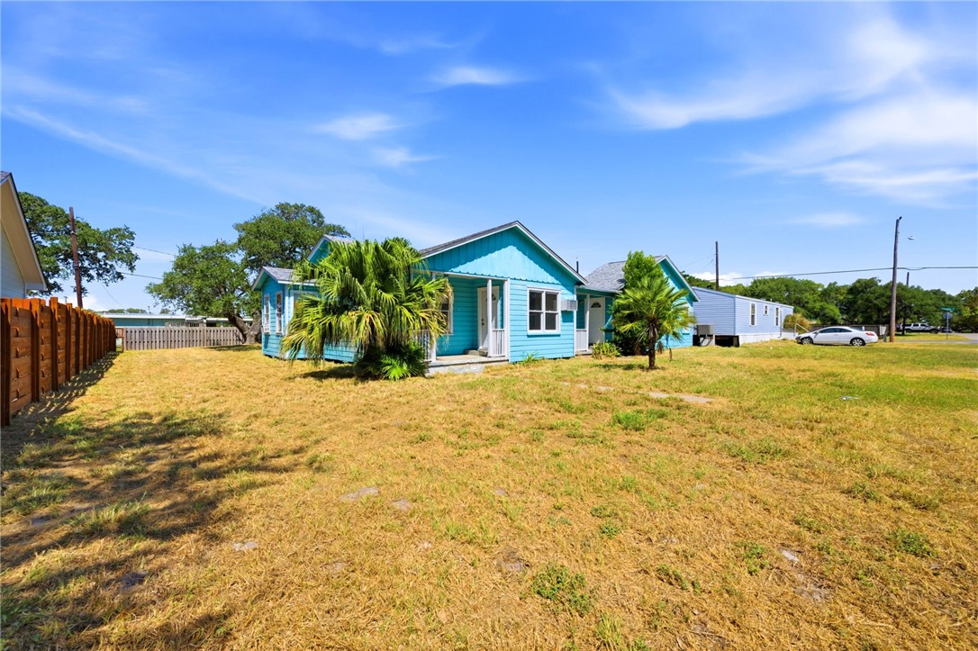 203 S 6th Street Rockport TX 78382