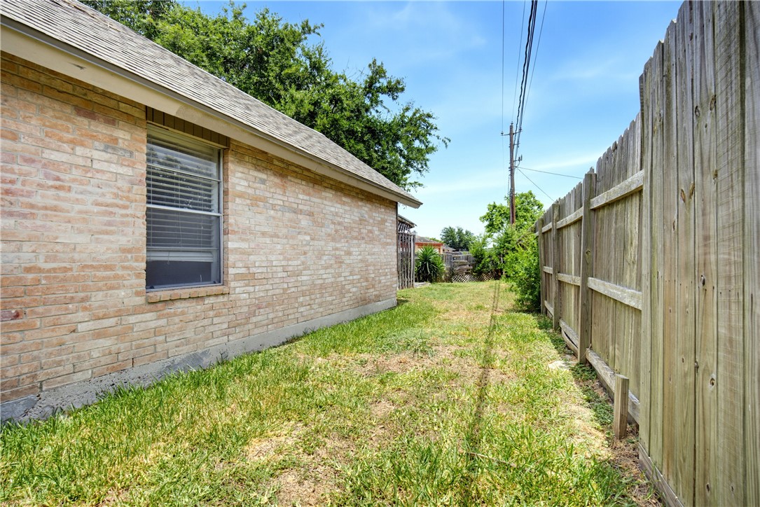 5053 Middlecoff Circle Corpus Christi TX 78413